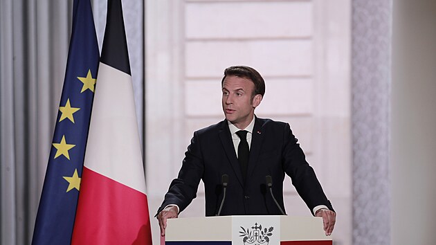 Emmanuel Macron pi slavnostnm uveden do funkce. (7. kvtna 2022)