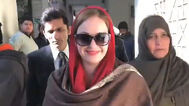 Pákistánská televize zachytila úsmv Terezy Hlkové.
