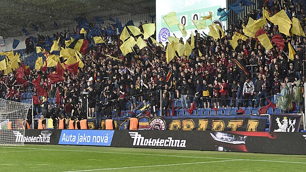 Fanoušci pražské Sparty vyhlížejí finále českého fotbalového poháru v Uherském Hradišti.