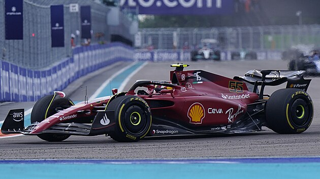 Carlos Sainz ze stáje Ferrari během tréninku v Miami
