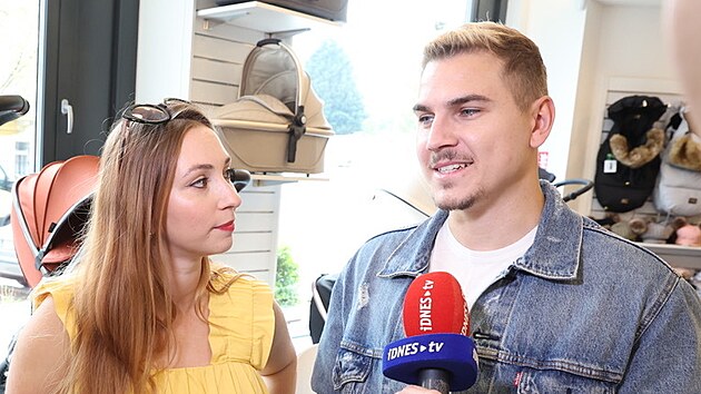 Nikola Madunická a David Gránský při rozhovoru pro iDNES.cz (3. května 2022)