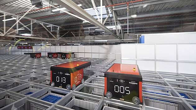 Continental Automotive v Brandýse nad Labem představil svůj nový automatizovaný sklad AutoStore, který je svým řešením v České republice unikátní. (5. května 2022)