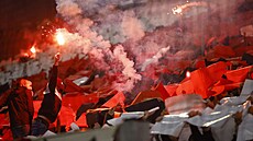 Divocí fanouci ped zápasem Marseille vs. Feyenoord.