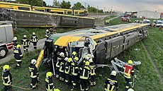 U rakouské obce Münchendorf v Dolních Rakousích vykolejil vlak. (9. kvtna 2022)