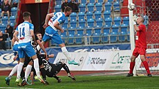 Ladislav Takács stílí vyrovnávací gól Baníku na 1:1 proti Hradci Králové.