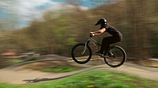Nová brnnská pumptracková dráha pod Pekárnou u je plná sportovc
