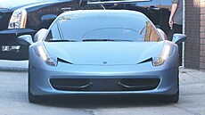 Ferrari 458 Italia Justina Biebera v modré barv.