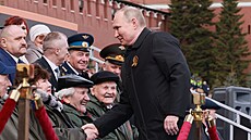 V Moskv� za�ala u p�íle�itosti Dne vít�zství vojenská p�ehlídka. Na ní také...