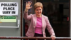 V Glasgow odvolila skotská premiérka Nicola Sturgeonová. (5. kvtna 2022)
