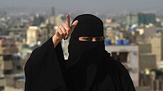 Eva B, raperka v hid�ábu