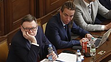 Ministr financí Zbynk Stanjura a ministr pro místní rozvoj Ivan Barto v...