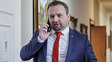 Ministr práce a sociálních věcí Marian Jurečka přichází na jednání vlády. (13.... | na serveru Lidovky.cz | aktuální zprávy