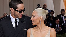 Pete Davidson a Kim Kardashianová na Met Gala (New York, 2. kvtna 2022)