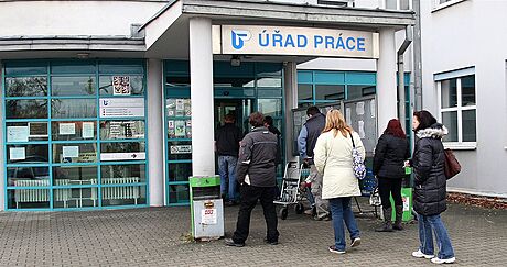 Úad práce v Plzni hlásí, e volných pracovních míst pibývá.