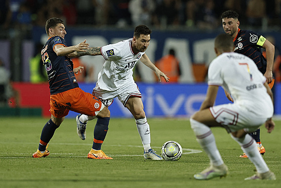 Messi a Mbappé kombinují proti Montpellieru.