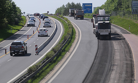 Na dálničním přivaděči mezi Plzní a Ejpovicemi začala oprava tříkilometrového...