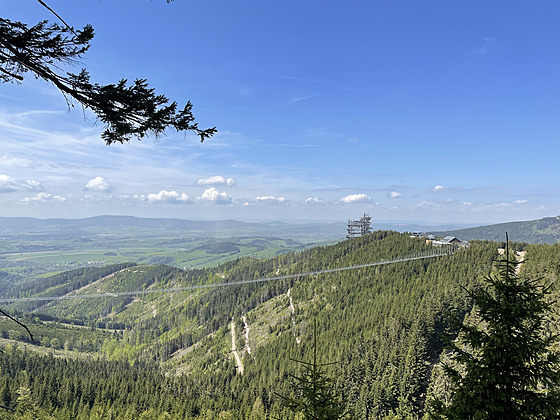 Visutá lávka na Dolní Morav� je dal�í z �ady atrakcí, které v posledních letech...
