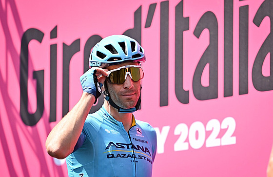 Vincenzo Nibali z Astany ped pátou etapou Gira