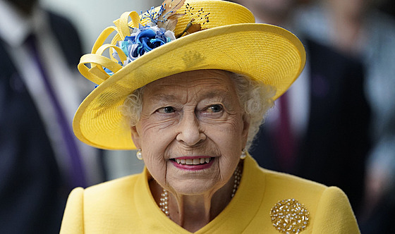 Královna Albta II. na nádraí Paddington u píleitosti dokonení Elizabeth...