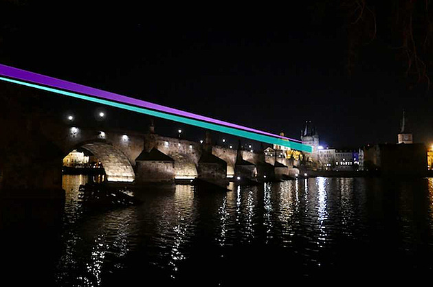 Karlův most protne laserový paprsek, připomene význam vědy pro společnost