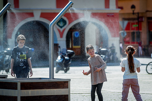 Teplé a slunečné počasí vydrží v Česku i o víkendu, zaprší jen v pátek