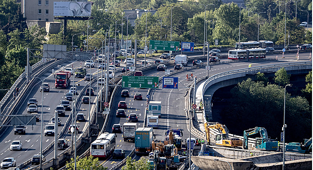 Průměrné zdržení na Barrandovském mostě je jedna minuta, vyhodnotili experti