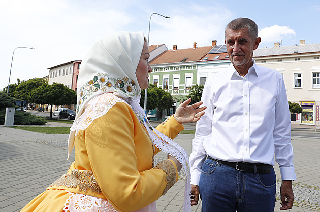 Nebudu poslouchat ministra neschopného zvládnout uprchlíky, napsal Babiš