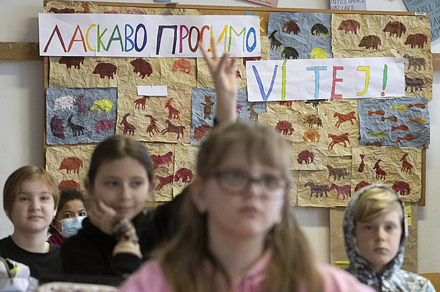 Ukrajinské děti si na školách zvykají, ujali se jich čeští spolužáci