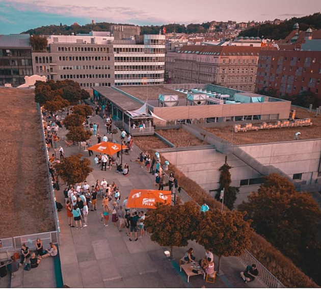 Prague Open Air 2025: Koncerty pod širým nebem na čtyřech místech v Praze za 500-800 korun