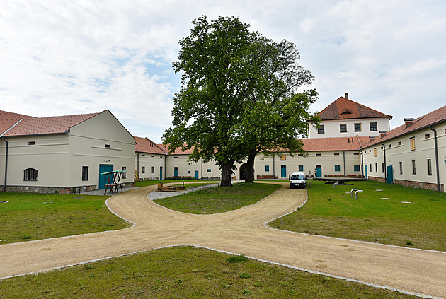 Muzeum Kromíska zrekonstruovalo hospodáský dvr v Rymicích (kvten 2022).