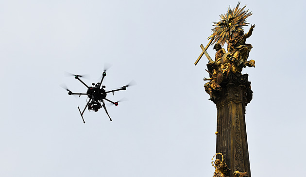 Pokuty za létání s drony se množí. Letos už úřad vystavil „bločky“ za 150 tisíc
