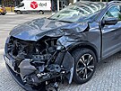 Na ulici Plzesk ve smru na Andl dolo k dopravn nehod dvou vozidel. (13....