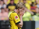 Julian Brandt z Dortmundu smutní po nepromnní brankové píleitosti.