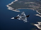 védská stíhaka letí nad ostrovem Gotland v Baltském moi. (11. kvtna 2022)