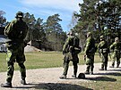 Záloníci cvií na stelnici na védském Gotlandu. (5. kvtna 2022)