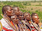 Zajímá nás, jak je to vlastn s Masajkami. eny jsou barevn obleené a velmi...