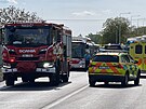 Pi nehod na nájezdu na dálnici D7 se zranilo est lidí. (13. kvtna 2022)