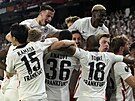 Frankfurttí fotbalisté slaví triumf v Evropské lize.