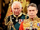 Princ Charles pi píchodu na zasedání nového období britského parlamentu...