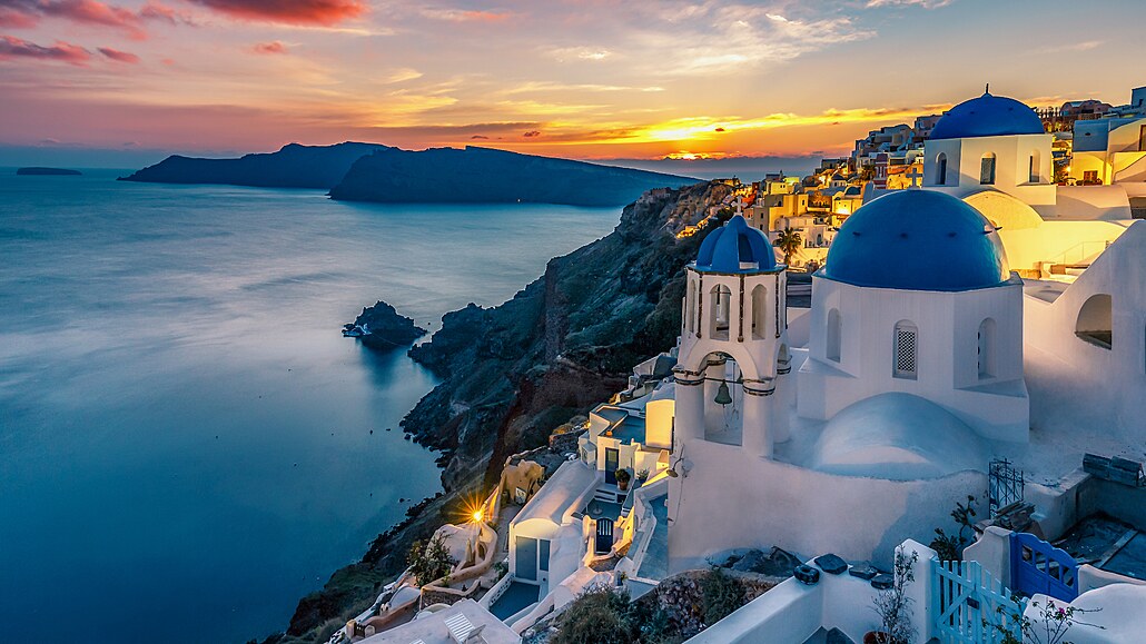 Krásné msto Oia na ostrov Santorini, ecko