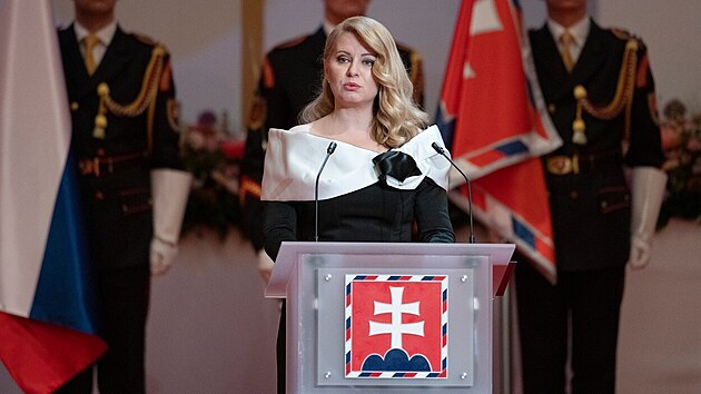 Vysok slovensk sttn vyznamenn v nedli celkem 25 osobnostem udlila prezidentka Zuzana aputov. (8. kvtna 2022)