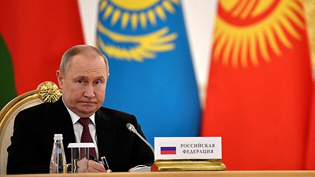 Ruský prezident Vladimir Putin se účastní setkání vůdců členských států Organizace smlouvy o kolektivní bezpečnosti v Kremlu. (16. května 2022)