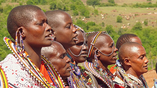Zajímá nás, jak je to vlastně s Masajkami. Ženy jsou barevně oblečené a velmi...