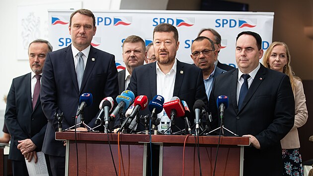 Tomio Okamura (SPD) na tiskov� konferenci. (10. kv�tna 2022)