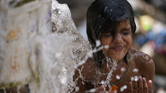 Indii suuje vlna veder. (11. kvtna 2022)