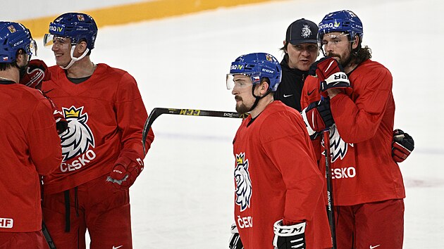 �e�t� hokejist� na tr�ninku p�ed z�pasem s Loty�skem.