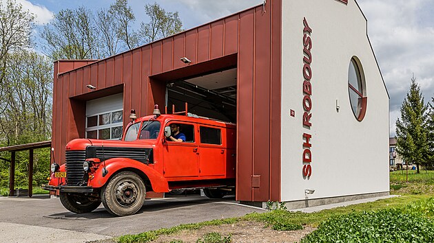 Praga RN, kterou dobrovolní hasiči v Roubousích stále jezdí k zásahům.