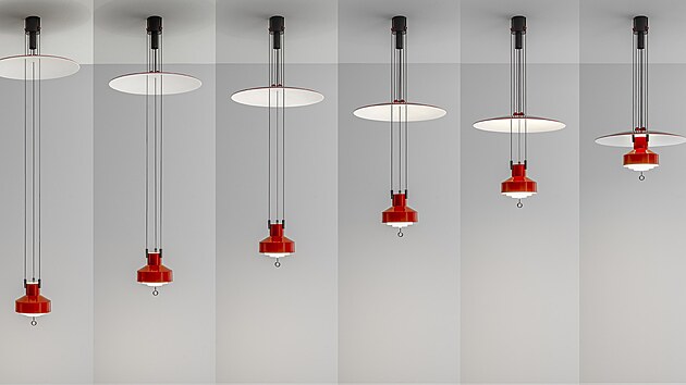 Lustr Saliscendi byl navržený v roce 1957, následující rok byly vytvořeny dvě jedinečné kopie pro milánskou obchodní komoru. Dnes se Saliscendi konečně objevuje jako nastavitelná kovová lampa s dvojitou emisí, v upraveném provedení je vybavená stmívatelnými LED světelnými zdroji.