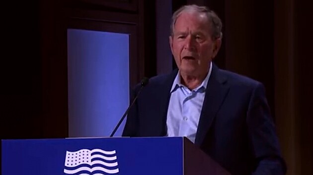 Exprezident Bush si spletl invazi na Ukrajinu s tou do Iráku