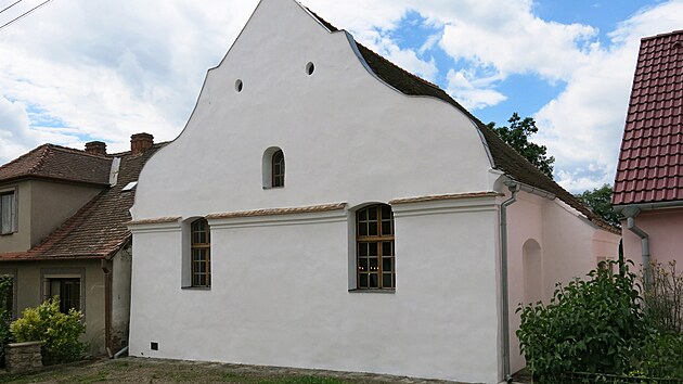 Jedinenou stavbu venkovsk barokn synagogy se podailo zachrnit. 